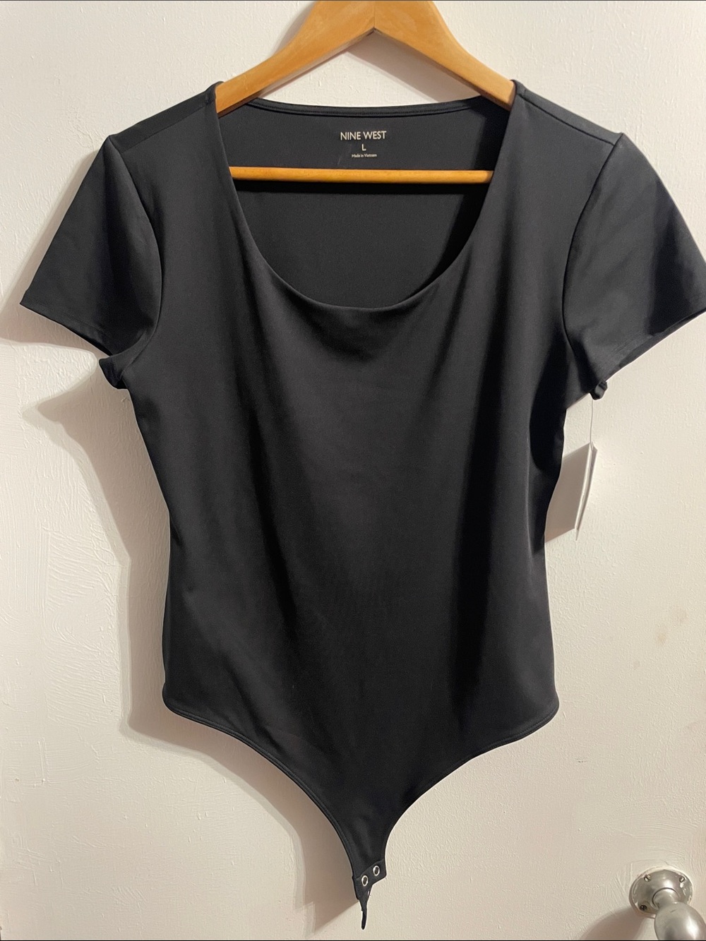 Nine West Black Short Sleeve Scoop Neck Bodysuit